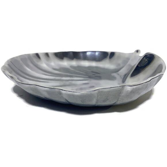 Wilton Metal Silver Clam Dish Serving Platter 11.75 x 9.5 x 2.25 - Picture 5 of 10